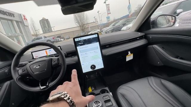 Tesla Model Y vs Ford Mach-E, what's better? смотреть онлайн