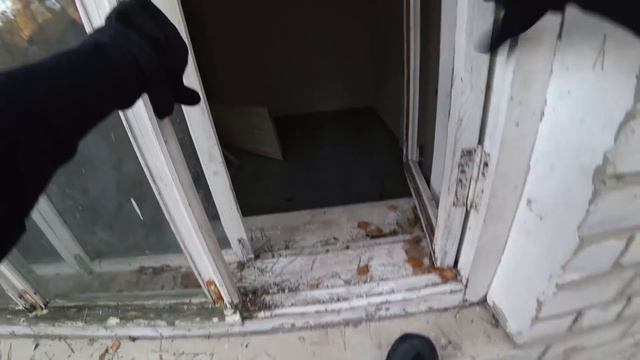 Штурм заброшенного дома маньяка. Он здесь не один. Что было в сумке смотреть онлайн