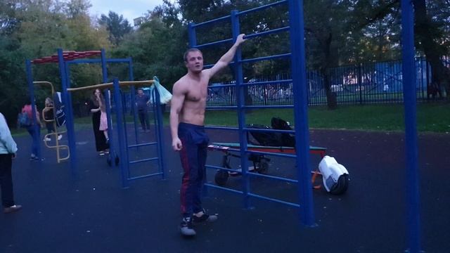 Уличная тренировка / Street Workout / Как накачать пресс дома или на улице смотреть онлайн