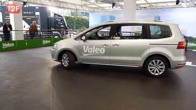 Auto mit Smartphone parken : Park4U von Valeo смотреть онлайн