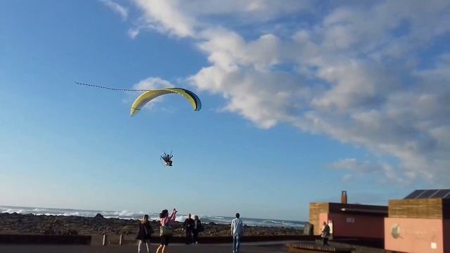 Paramotor en el Faro del Tostón, Fuerteventura смотреть онлайн