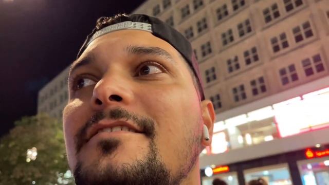 BERLIN versinkt im CHAOS! | Festival of Lights 2021 | Alexanderplatz ? смотреть онлайн