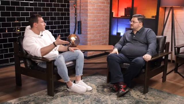 Из СПОРТСМЕНА в БИЗНЕСМЕНЫ / Андрей Гюлназарян | О ПОРТНЯГИНЕ. БИЗНЕСЕ. И ОНЛАЙН ФИТНЕСЕ. смотреть онлайн