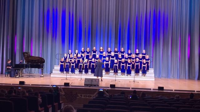 Вокальный ансамбль Колокольчик. РНП "В сыром бору тропина " в обработке Медведовского смотреть онлайн