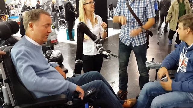 Первая проба роботизированной руки установленной на коляску Обсервер смотреть онлайн