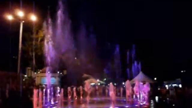 Светомузыкальный фонтан на набережной реки Дон смотреть онлайн