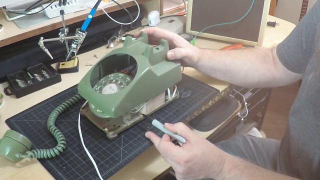 How to turn an old Telephone into a hip retro microphone. смотреть онлайн