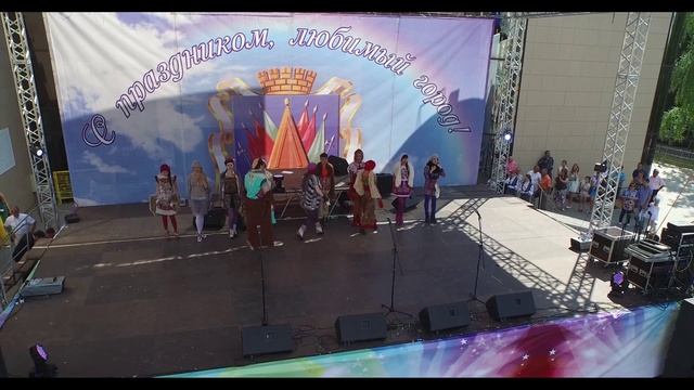 Театр моды "Unreal" - "A La Russe" (4K) смотреть онлайн