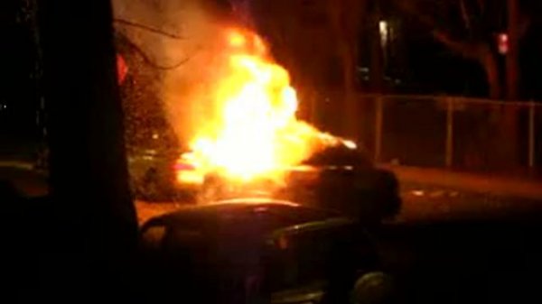 Горящая машина 