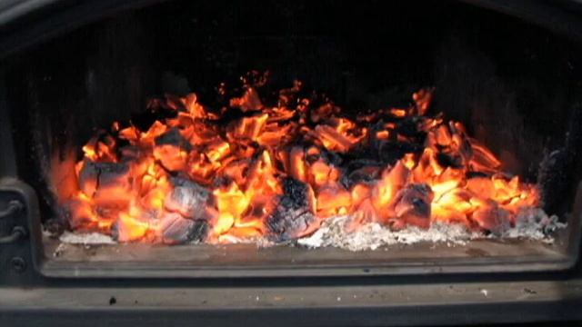 6150 SW Yew Avenue - Baking in the Tulikivi смотреть онлайн