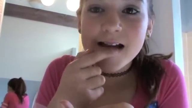 How to use LIP SCRUB the right way! смотреть онлайн