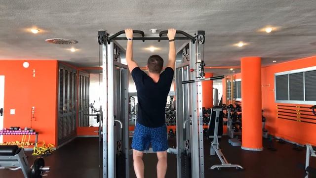 А сколько раз вы подтягиваетесь?? смотреть онлайн