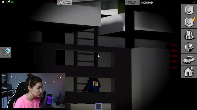 Я слежу за ТОБОЙ в Брукхейвен РП Роблокс! Подсматриваю за игроками в Brookhaven RP Roblox смотреть онлайн