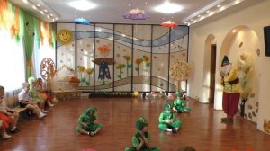Средняя группа танец Лягушата на болоте