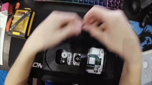 Не открывается дисковод? Быстрый ремонт DVD привода за копейки в 2020! Замена пассика смотреть онлайн