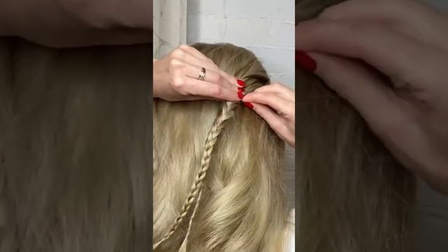 НЕОБЫЧНАЯ И ЭФФЕКТНАЯ ПРИЧЕСКА СВОИМИ РУКАМИ смотреть онлайн