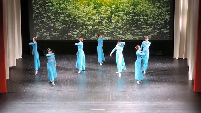 Бально-эстрадная студия танца «Сияние» - «Ромашковые поля» (2018) смотреть онлайн