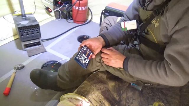 НА СТОЯК! МУЖИКИ ЛЮБЯТ ТАК НОЧЬЮ ЛОВИТЬ! ЗИМНЯЯ РЫБАЛКА С НОЧЁВКОЙ В АЭРОЛОДКЕ ч 2 смотреть онлайн