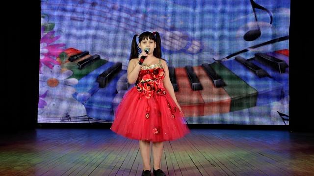 Аделина Багдасарян - Подарок маме смотреть онлайн