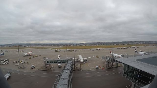 Stuttgart Airport gate timelapse #2 смотреть онлайн