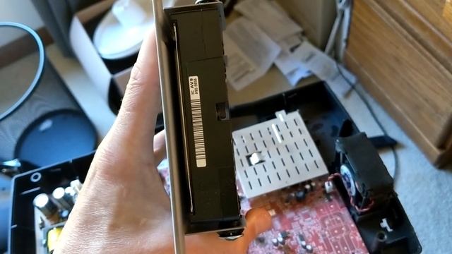 How to Replace Hard Drive in DTVPAL HD DVR Recorder CM7000 Part 2 смотреть онлайн