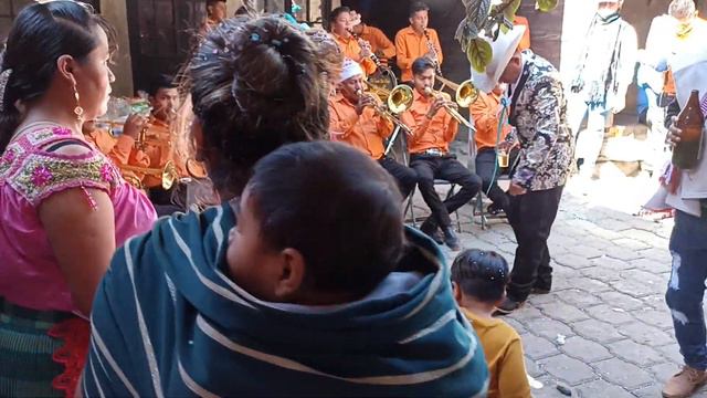familia ramos nuci q dió un rico caldo de camarón al carguero Israel Arriaga 24/12/2021tonnybautist смотреть онлайн