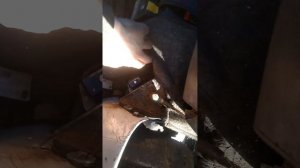 УАЗ глохнет при нажатии на газ, на холостых работает хорошо. Машина глохнет.