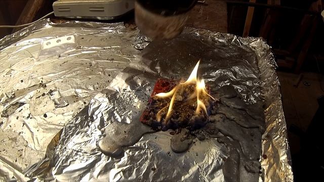 ЧТО БУДЕТ ЕСЛИ НА ПИСТОНЫ ВЫЛИТЬ РАСПЛАВЛЕННЫЙ СВИНЕЦ смотреть онлайн