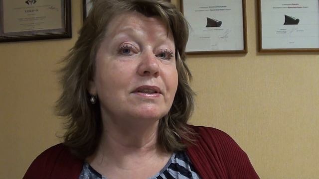 Учитель литературы Татьяна Баянова читает стих Бродского смотреть онлайн