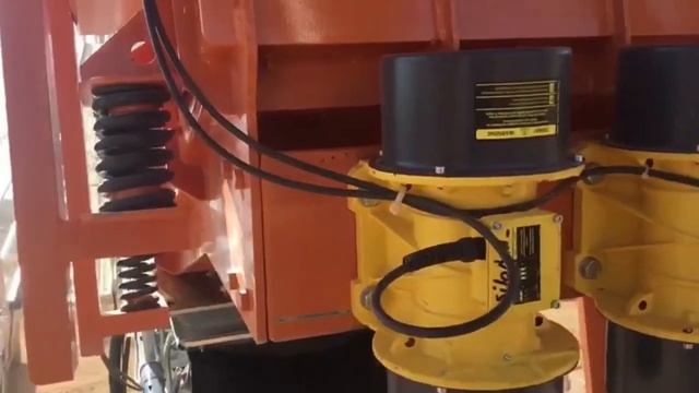 Промышленные вибраторы AVIBRO на грохоте. смотреть онлайн