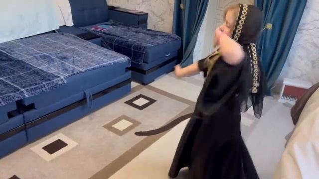 Учим Чеченский язык ???Танцуем по Чеченски ?Песни поем на Чеченском ?Сафия ⭐️ звезда смотреть онлайн