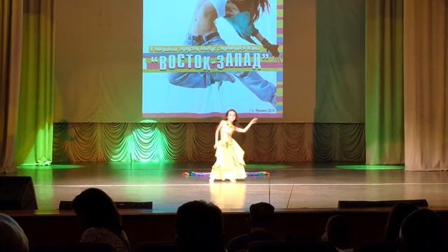 Танец "Arabian girl" с вейлами. Фестиваль Восток-Запад г. Фрязино смотреть онлайн