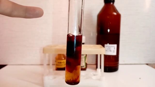 Реакция ПЕРМАНГАНАТА КАЛИЯ, БРОМИДА НАТРИЯ и СЕРНОЙ КИСЛОТЫ. Окислительно восстановительная реакция смотреть онлайн