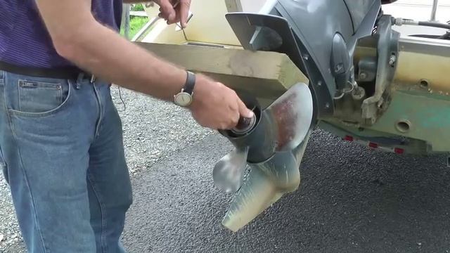Removing the Propeller From an Outboard | BoatUS смотреть онлайн
