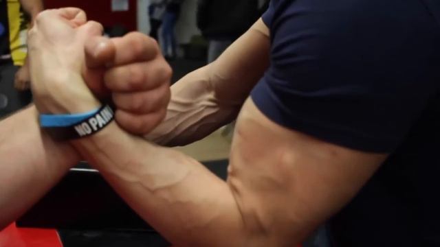 Making of : Tibo Inshape Bras de fer #2 смотреть онлайн