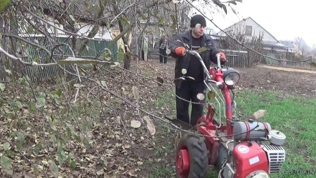 Не много про осеннюю и весеннюю вспашку... смотреть онлайн