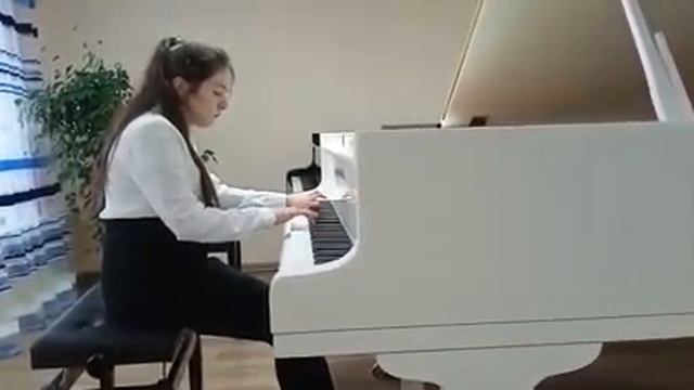 Каримова Диана, г. Сатка, Э. Григ "В пещере горного короля" смотреть онлайн