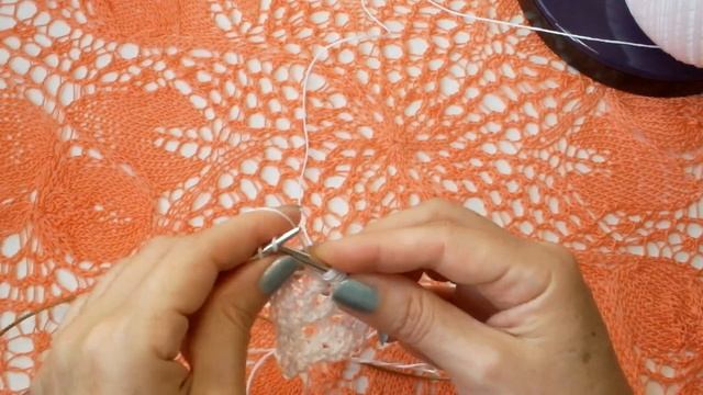 ВЯЖЕМ ОВАЛЬНУЮ СКАТЕРТЬ СПИЦАМИ - 1 смотреть онлайн