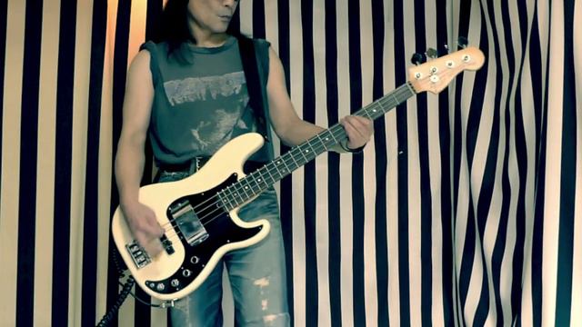 MC5 - Gotta Keep Movin' [Bass Cover] смотреть онлайн
