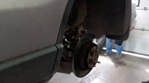 HONDA -CRV замена дисков и колодок .