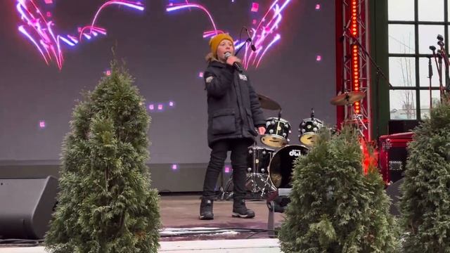 Птица счастья. Исполняет Илья Захаров смотреть онлайн
