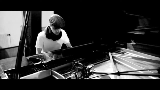 janhendrikhanschke - piano improvisation смотреть онлайн