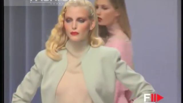 "Valentino" Spring Summer 1995 Paris 2 of 9 pret a porter woman by FashionChannel смотреть онлайн