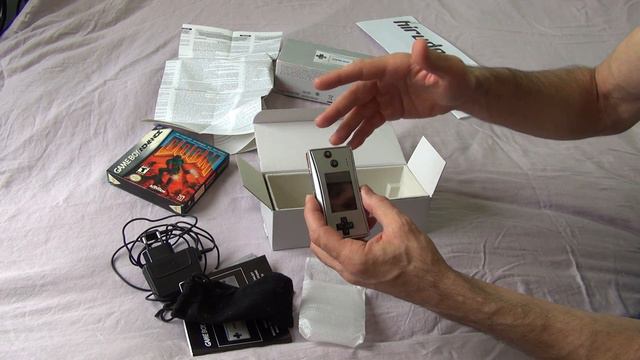 Unboxing of Nintendo Game Boy Micro and test with the game Doom смотреть онлайн