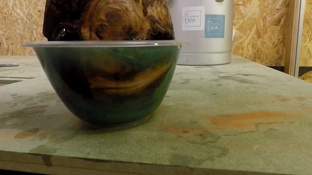 Woodturning - The Reservoir Resin Root-ball смотреть онлайн