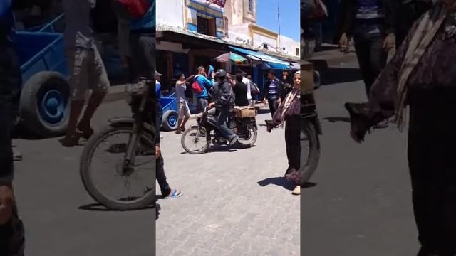 Базар в Эс-Сувейра смотреть онлайн