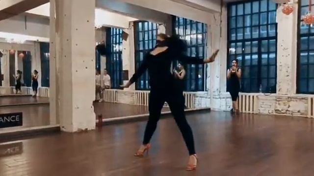 Ladies Day 31.03 Bachata женская техника c Наталией Поддубной смотреть онлайн