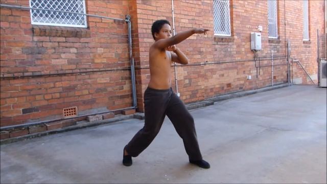 Koshiki Sam Practicing Kata смотреть онлайн
