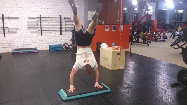 Ходьба на руках (только учусь) смотреть онлайн