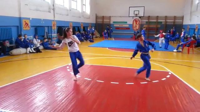 Лера и Кирилл. Подготовка к соревнованиям по ушу смотреть онлайн